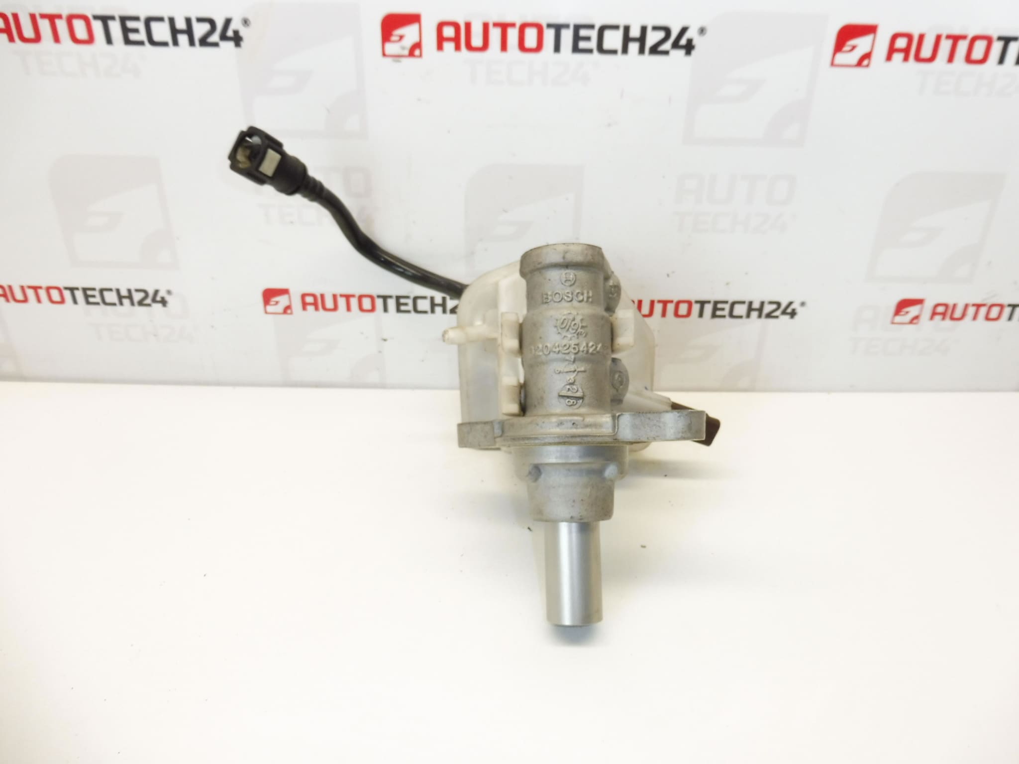 Hlavní brzdový válec Citroën Peugeot 0204254242 4601V1