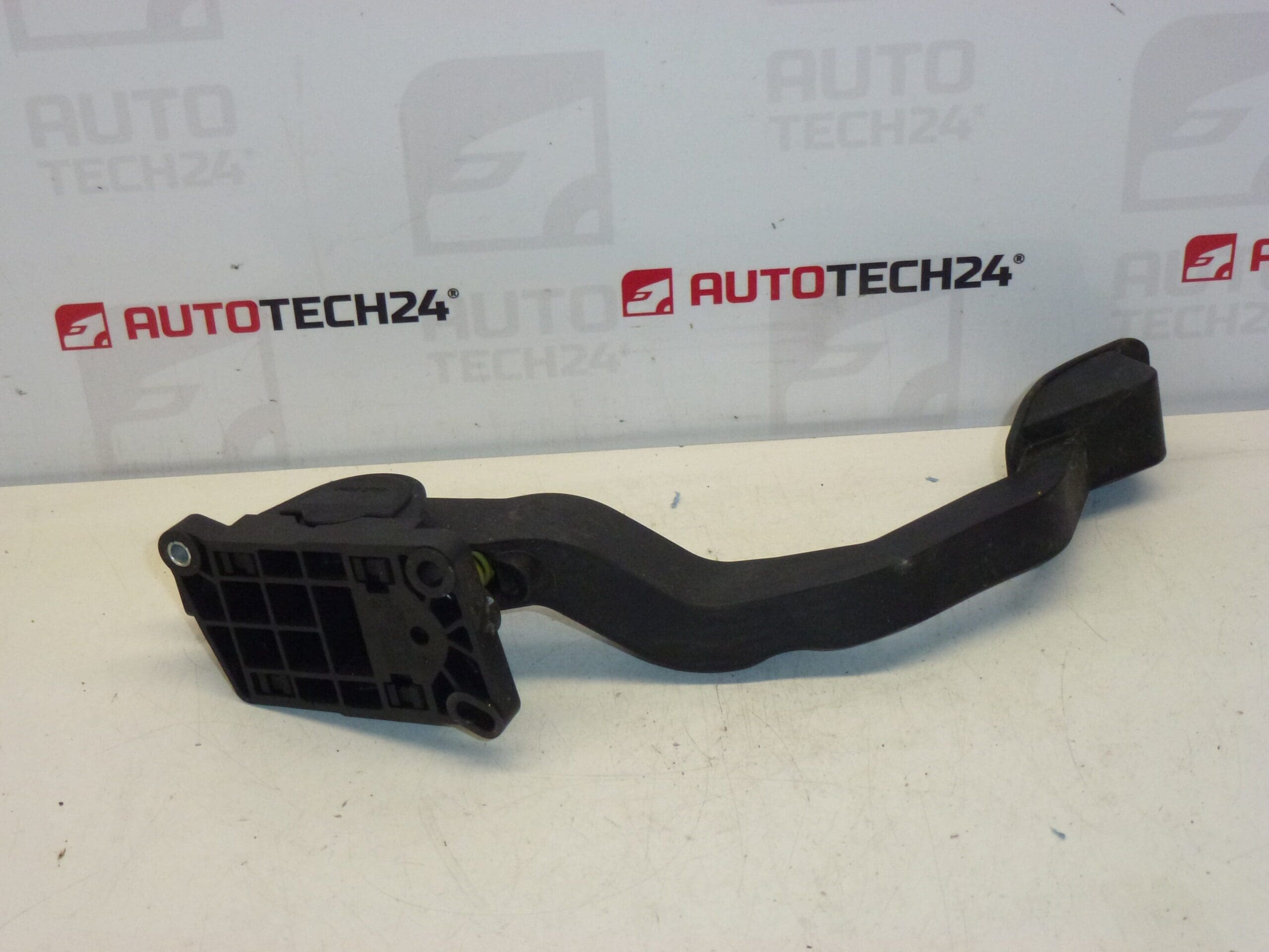 Plynový pedál Peugeot 206 Bosch 9645852280 0280752237 1601Q2 - Obrázek 2