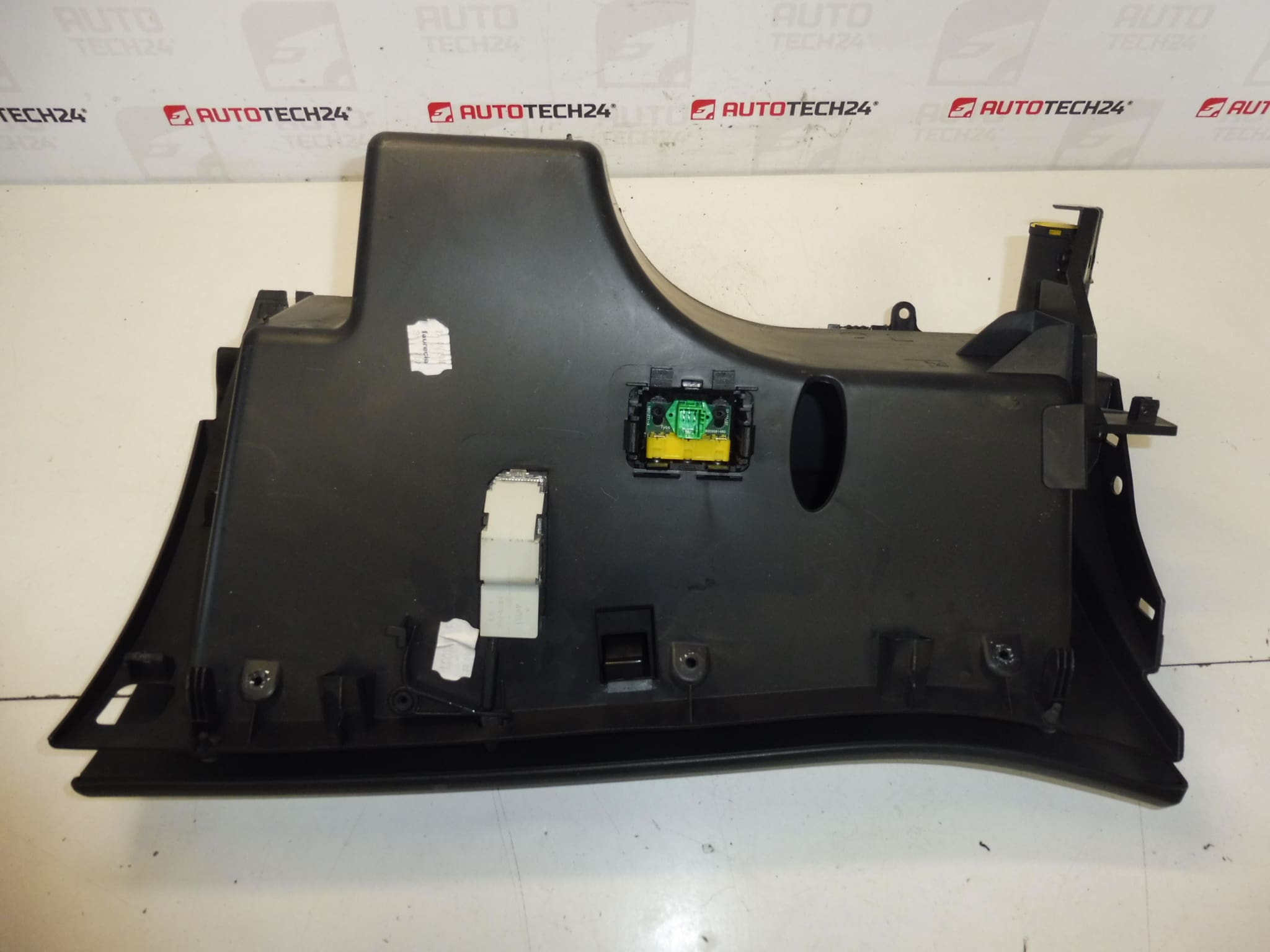 Odkládací schránka (glove box) Citroën C4 Picasso 8218FH 8218FF 8226CY - Obrázek 2