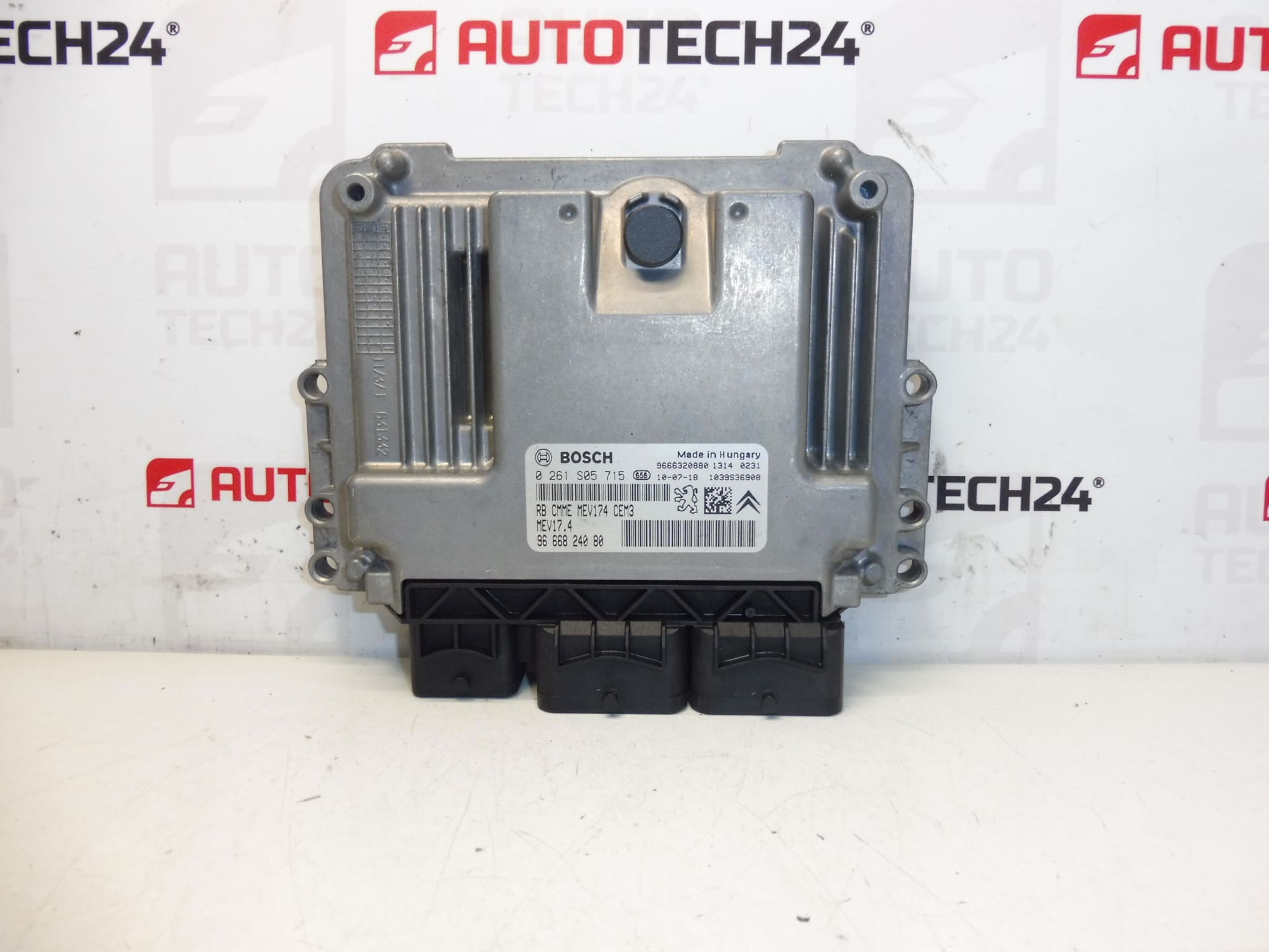 ECU Bosch MEV17.4 0261S05715 9666824080