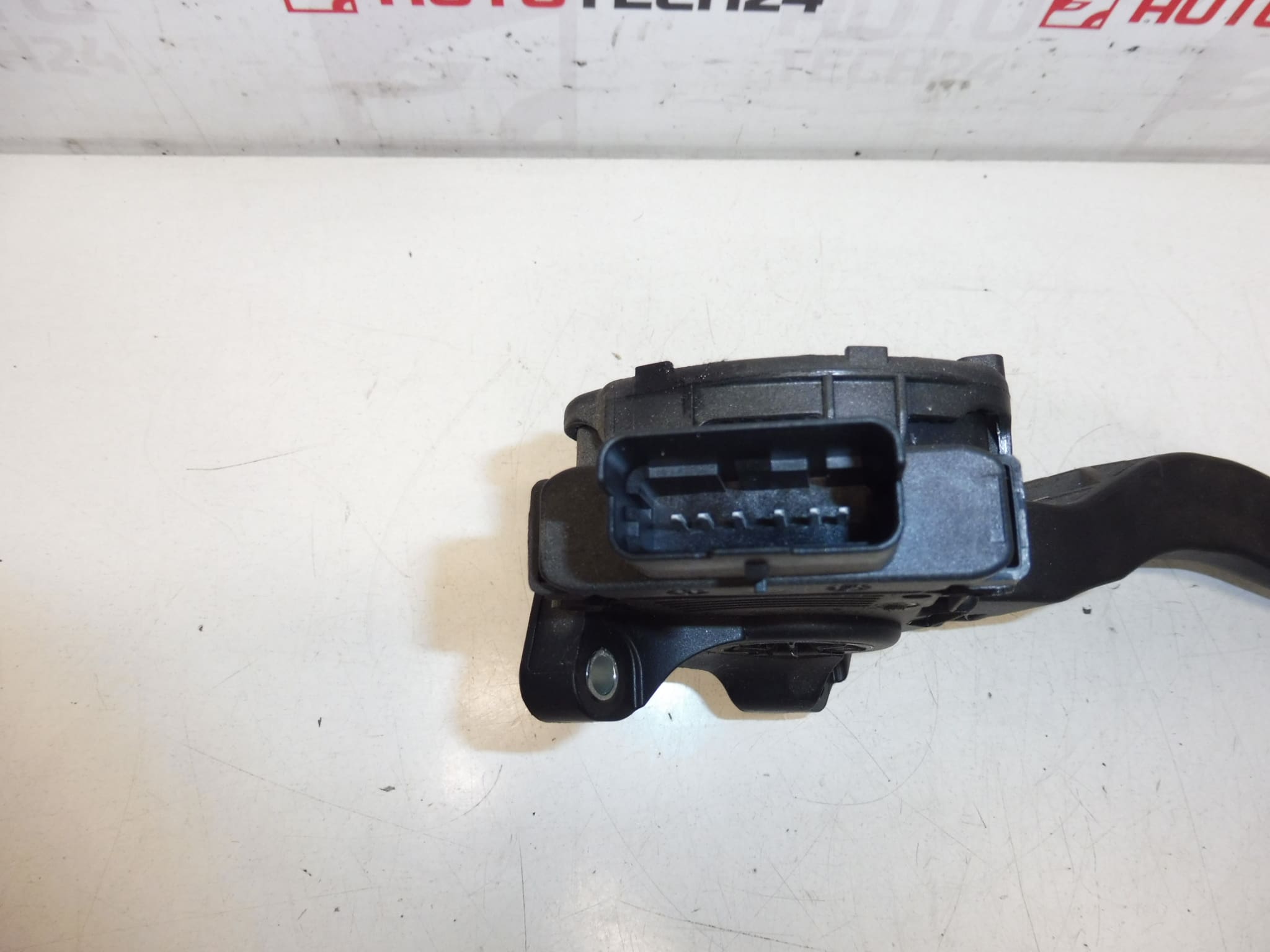 Plynový pedál HELLA Citroën Peugeot 9671433880 1601CX - Obrázek 2