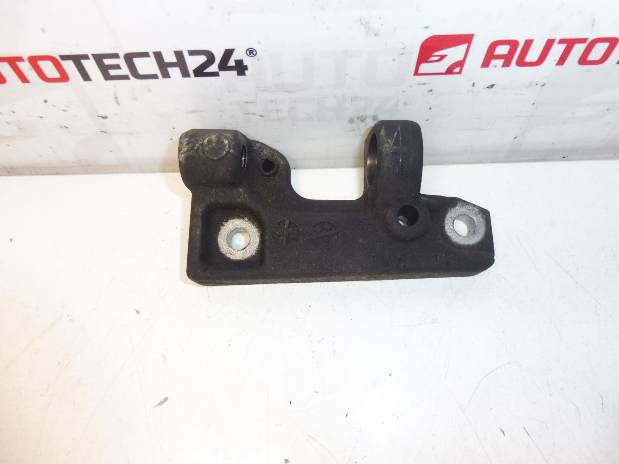 Držák Alternátoru Citroën Peugeot 9656125280 5706K9
