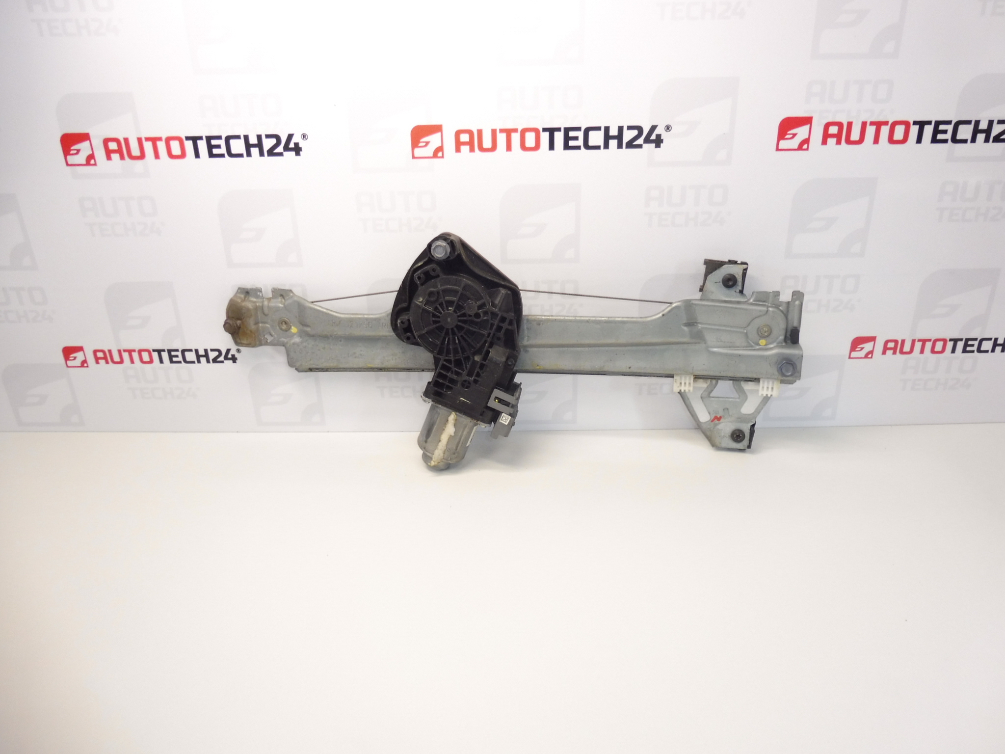 Stahování pravého zadního okna Citroën C4 B7 9820885080 9224H4
