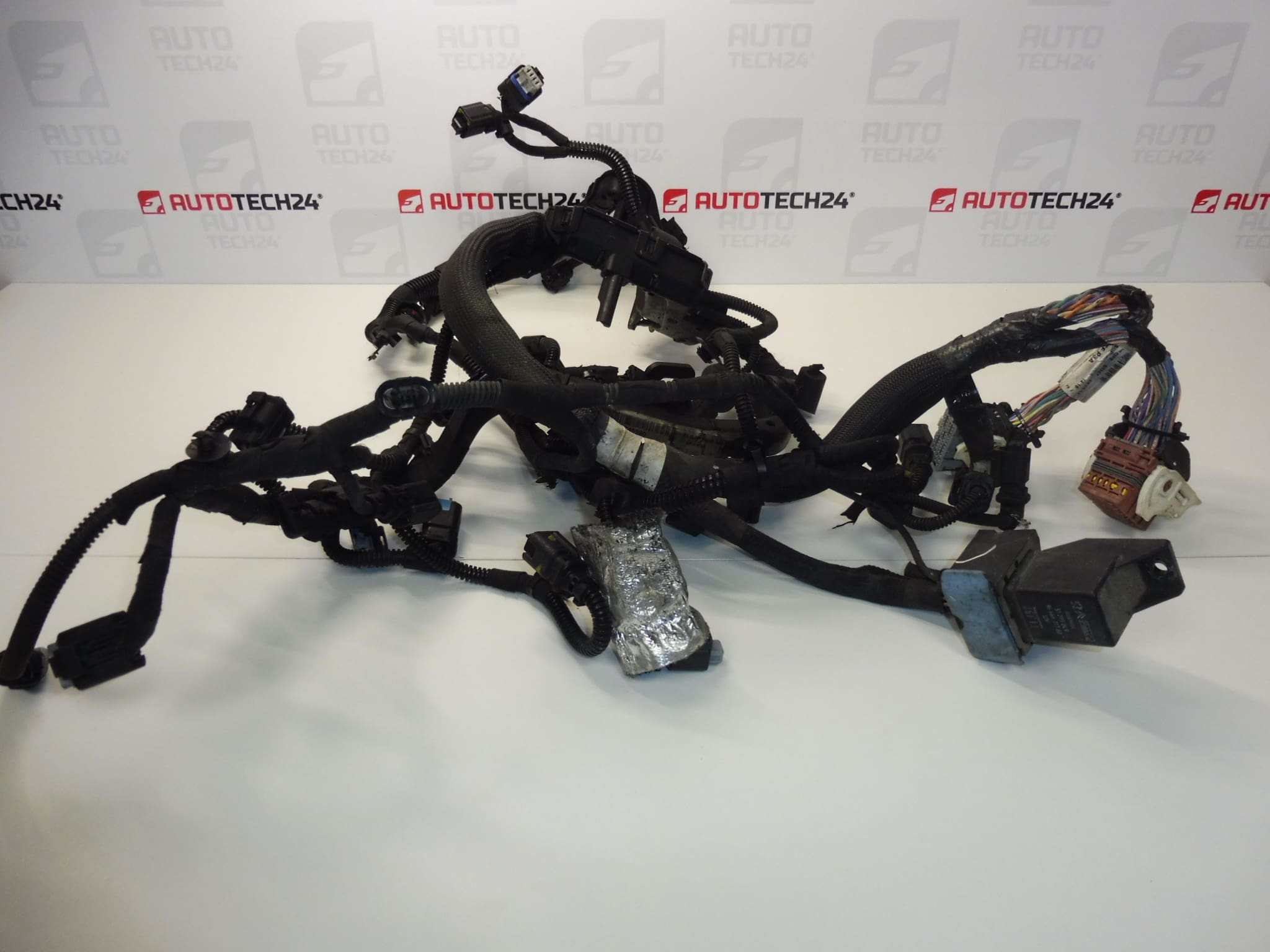 Svazek Citroën Peugeot 1.6 eHDI 9673749980 9678305680 6585J5 - Obrázek 2