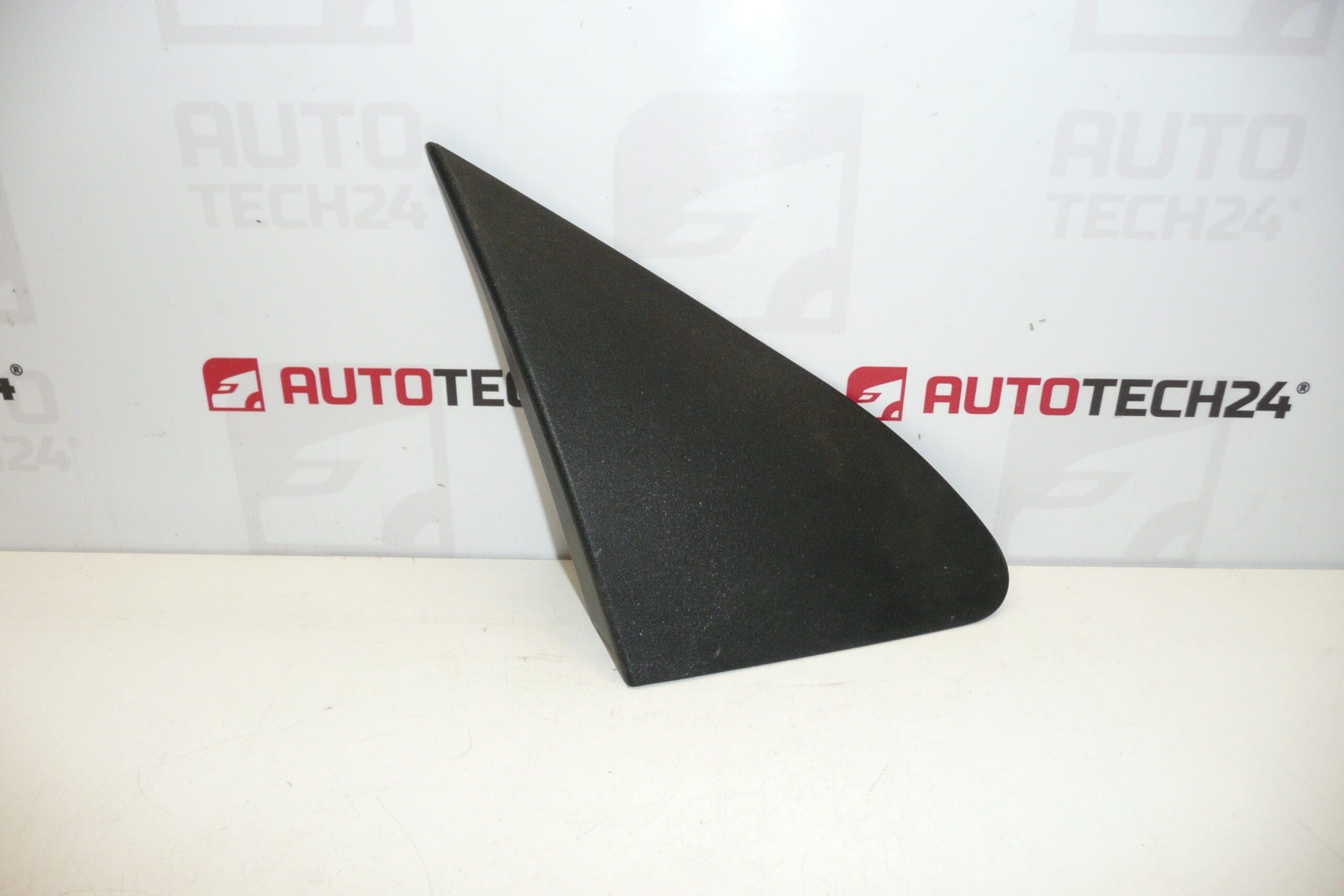 Krytka pravého blatníku pro Citroën C1 a Peugeot 107 60117-0H020 8120Q7