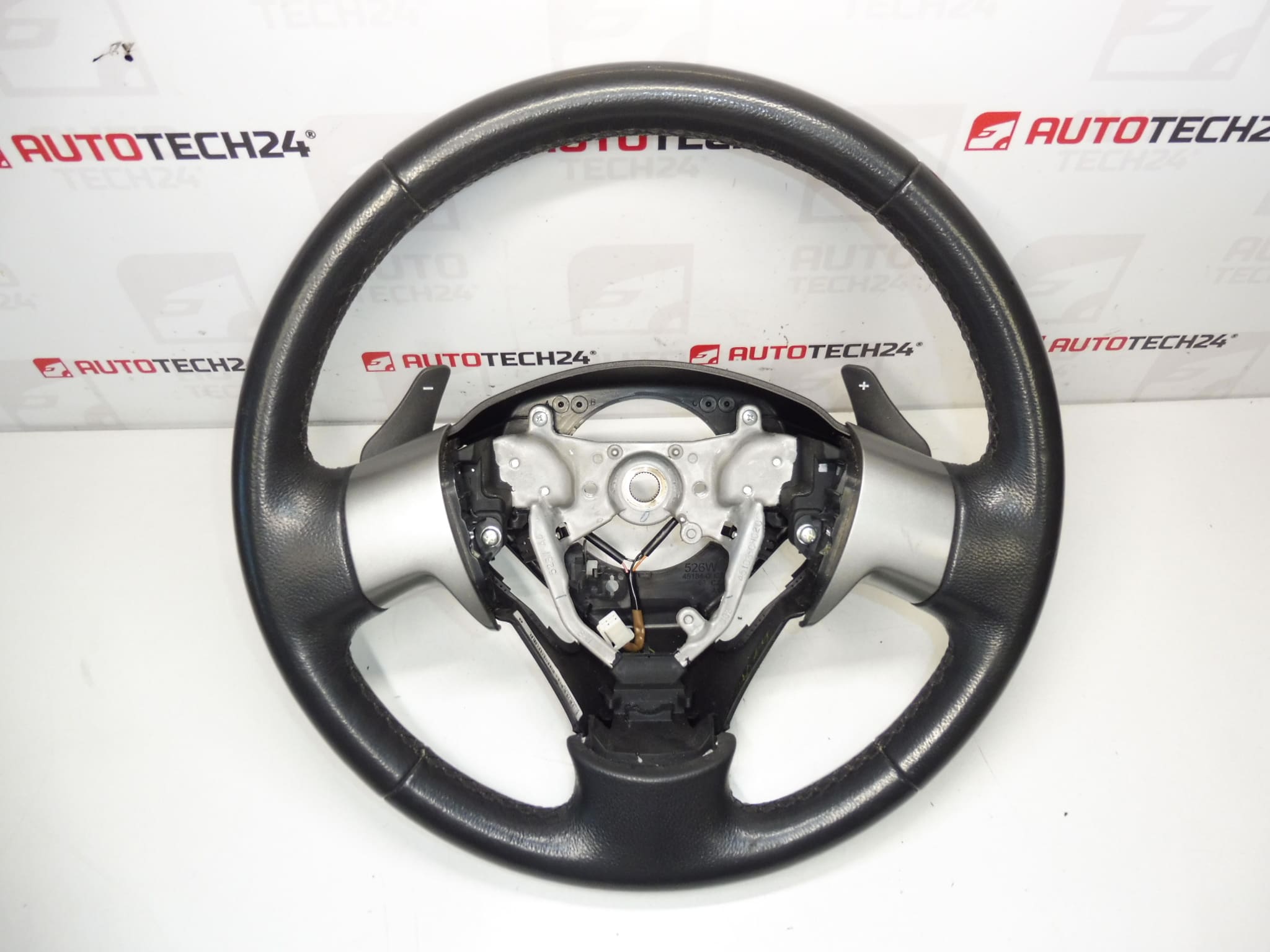 Volant s řazením Citroen C1 Peugeot 107 45180-0H040-B 16080411ZD