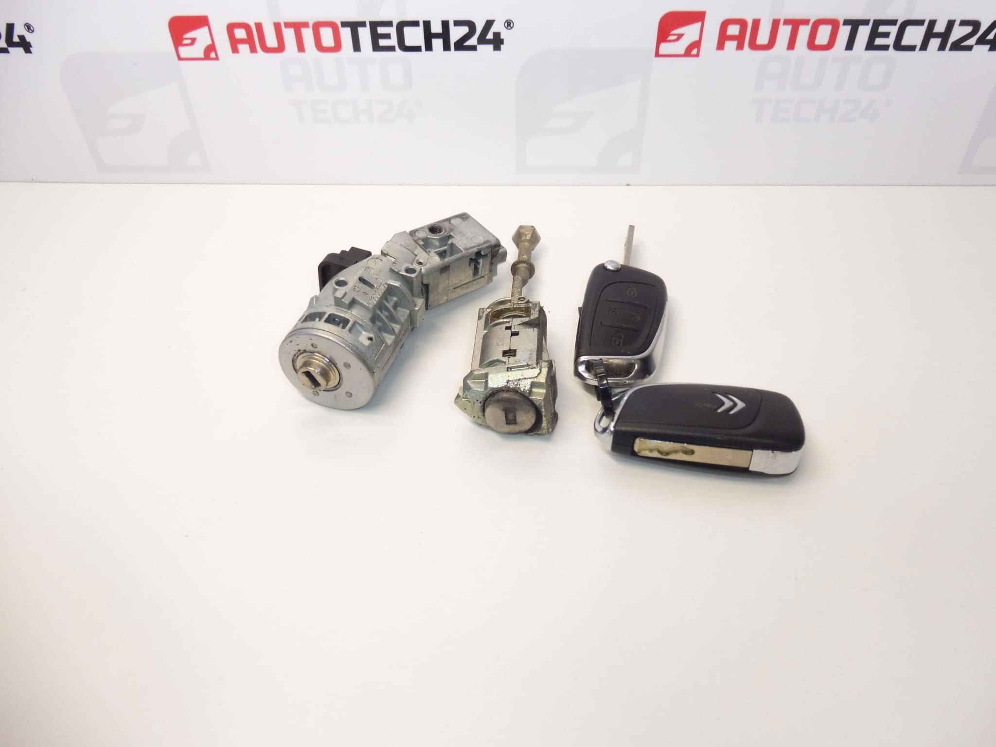 Sada zámků a 2 klíče Citroën C4 B7 4162WH 4162WK