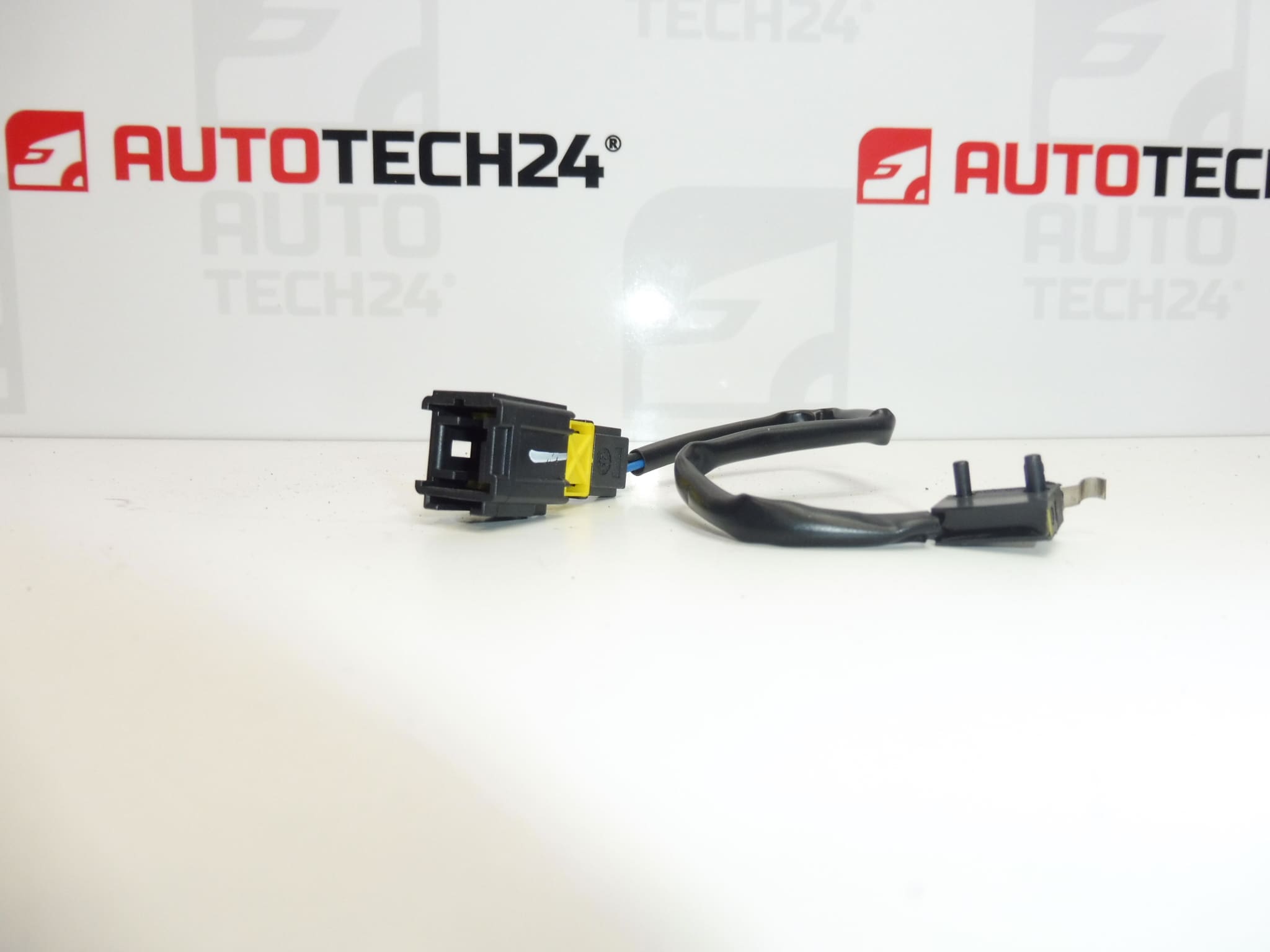 Spínač zatahovací střechy levý Peugeot 307 CC 8484L5 - Obrázek 2