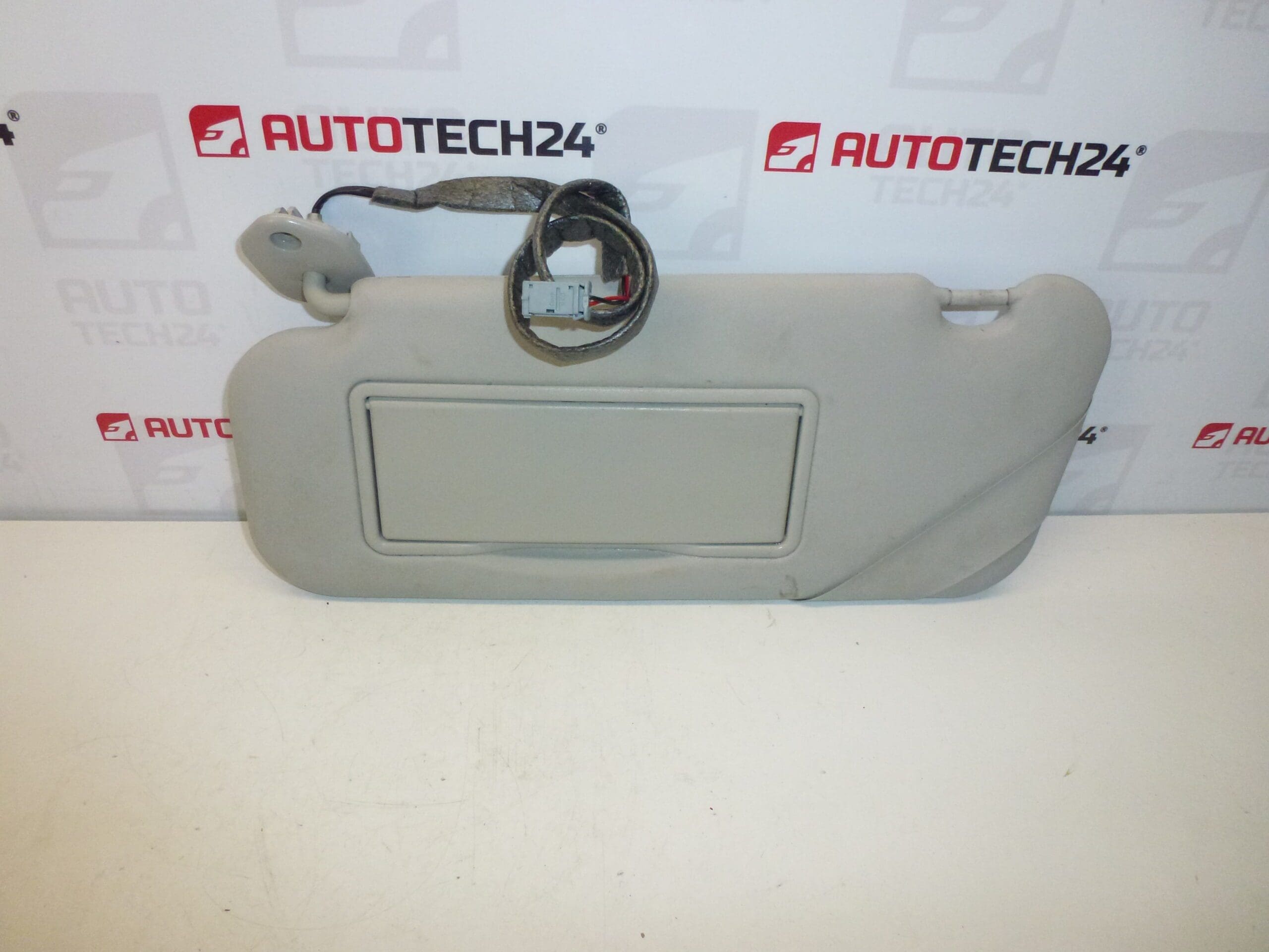 Levá sluneční clona řidiče Citroën Peugeot 8143GC